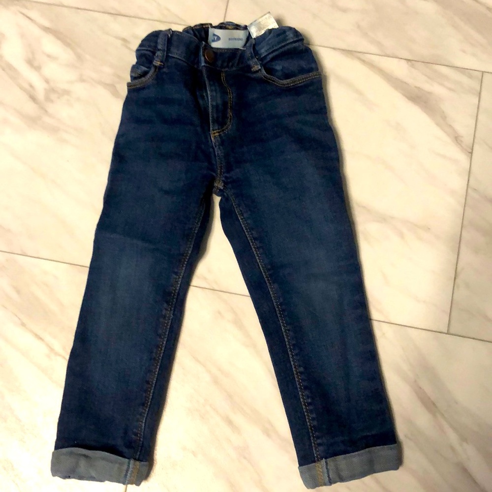 Old Navy, 3T girl boyfriend jeans. New. Never worn
